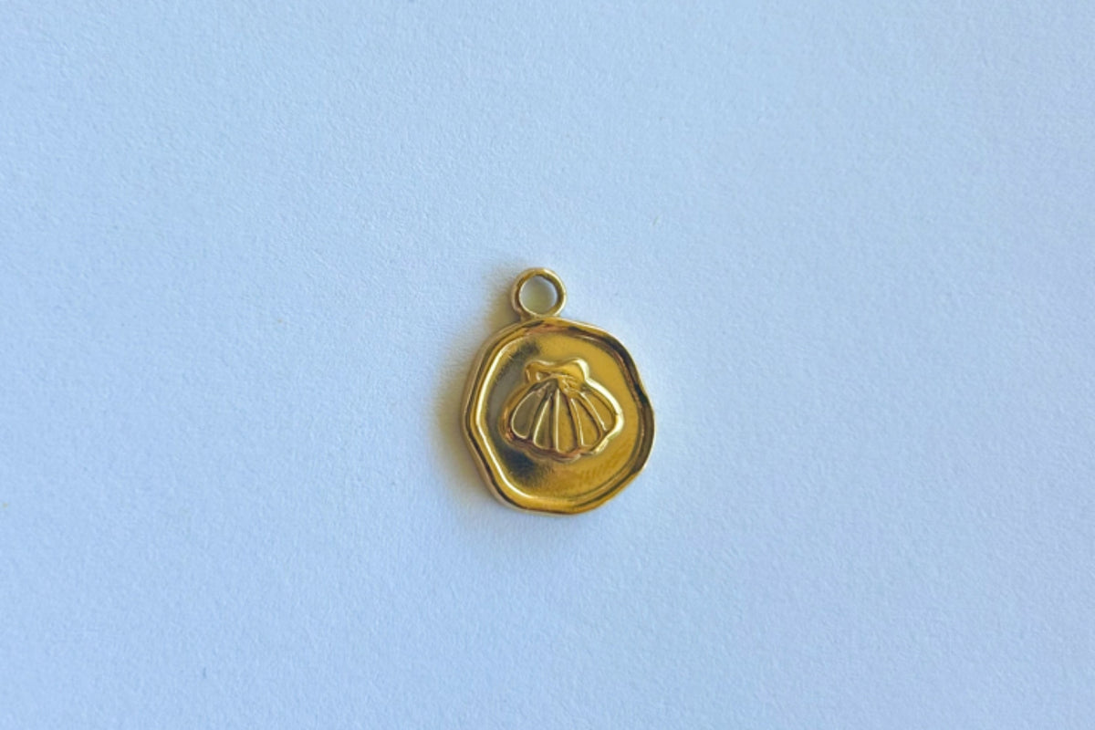 Sadie Shell Charm