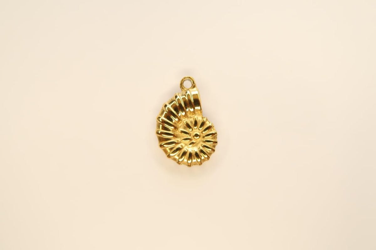 Zora Shell Charm